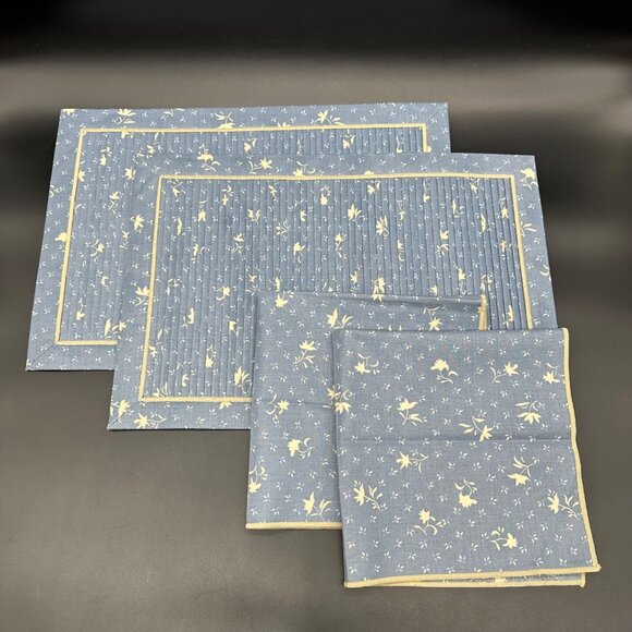 Vintage Placemats Napkins Set 1980s Floral Country Blue Taiwan Flowers Retro - Picture 1 of 10